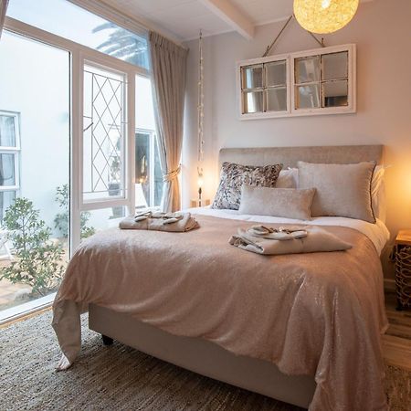 Salt Boutique Guesthouse (Adults Only) Bloubergstrand Dış mekan fotoğraf